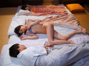 Anh trai đòi mách má khi phát hiện em kế chụp ảnh sex gửi bạn trai