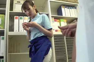 Vợ sắp cưới của con trai đến nhà chăm sóc bố Ông chồng bị tai nạn giao thông từ sung tới sướng